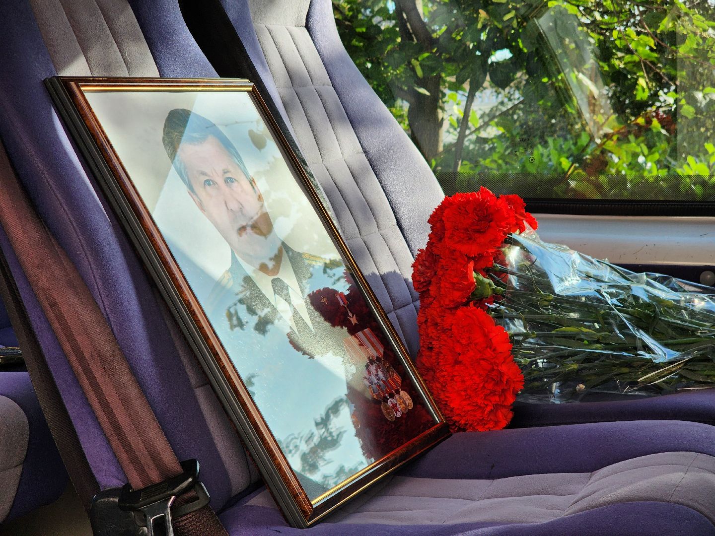 Подольск, Ветераны Вооружнных сил РФ, Летчик-испытатель, Куимов,возложение цветов,