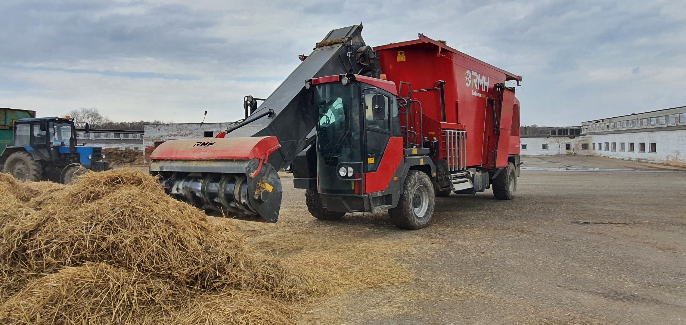 Минсельхоз, самоходный миксер, племзавод Повадино