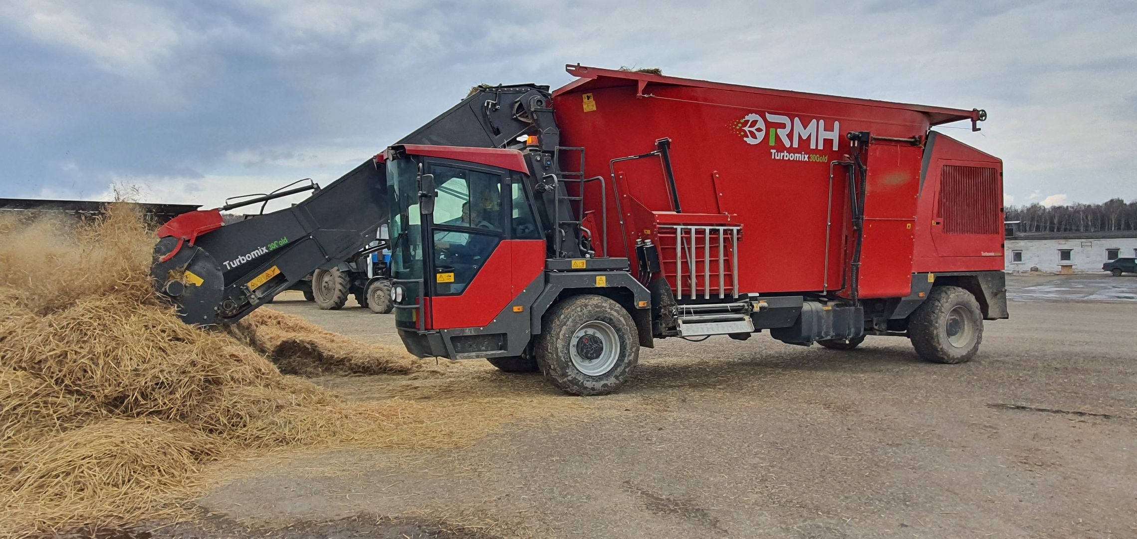 Минсельхоз, самоходный миксер, племзавод Повадино