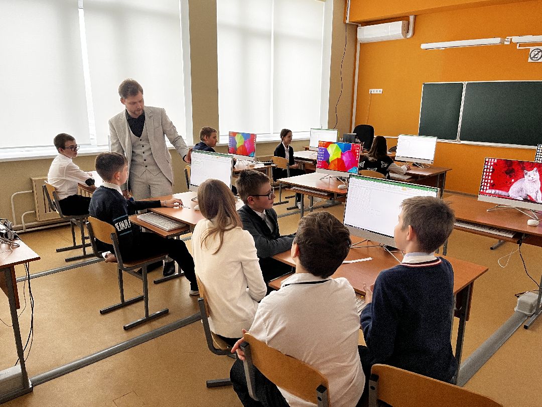 Можайск, общество