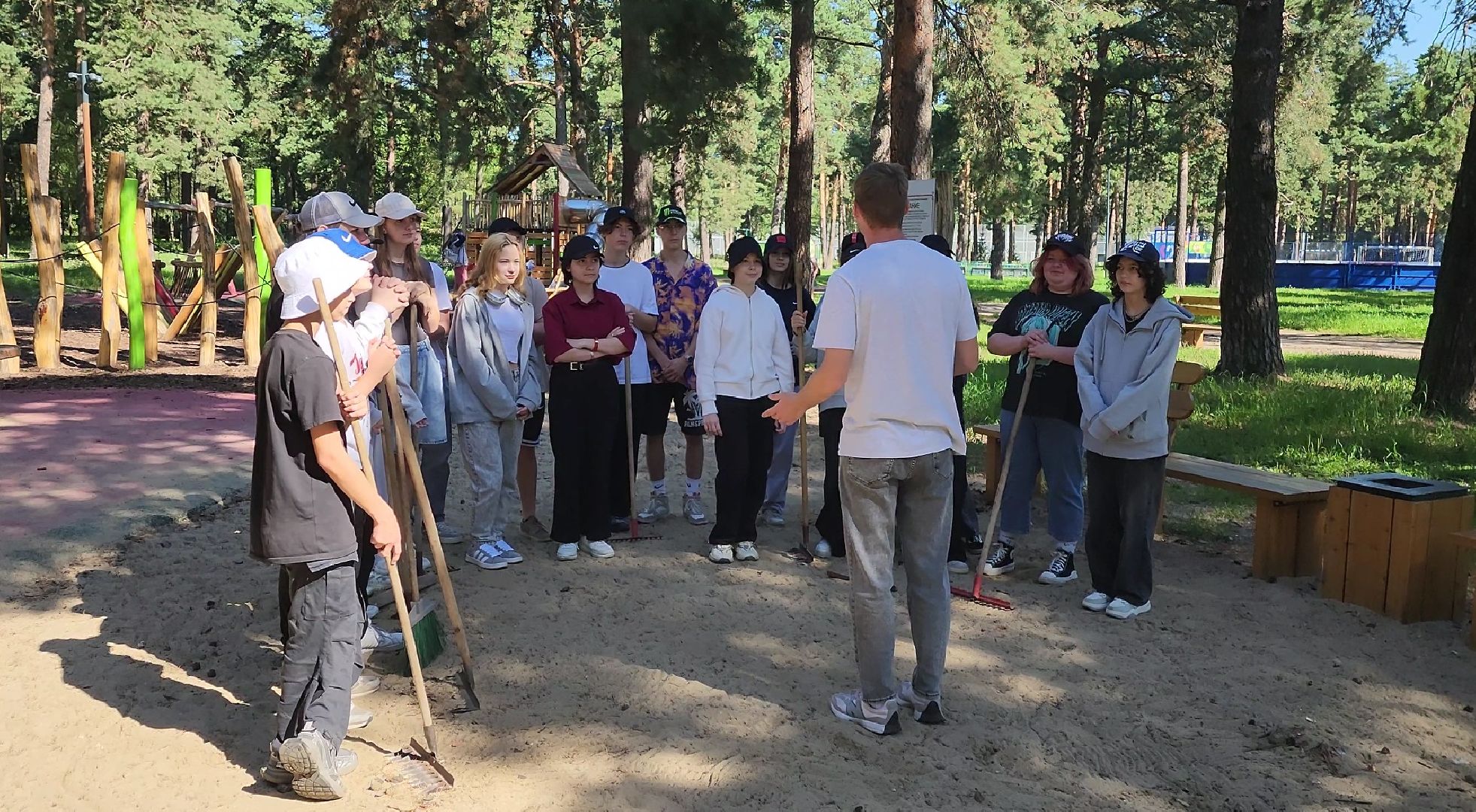трудоустройство подростков, трудовая бригада, уборка,