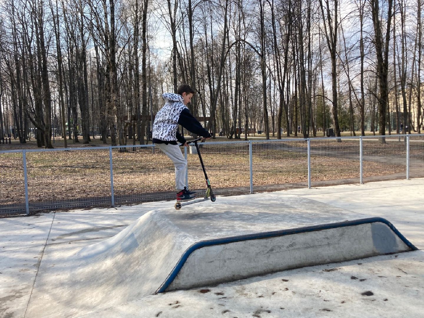 Солнечногорск, весна, скейт-парк, финты, молодежь