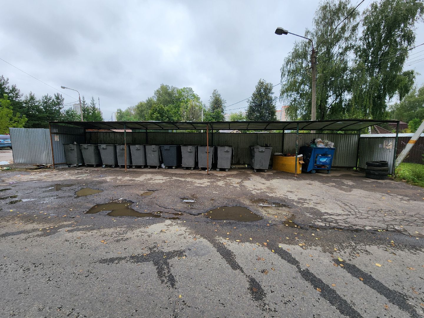Чехов, улица Полиграфистов, контейнерная площадка, навалы мусора, портал Добродел, обращение жителей, региональный оператор, губернатор московской области,