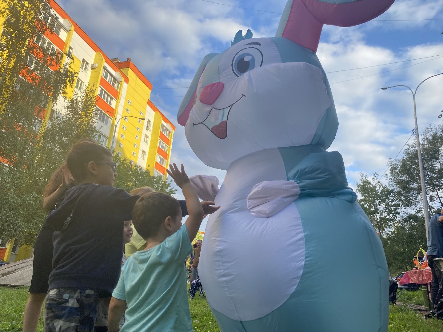 праздник двора, чествование юбиляров, власиха мкр солнечный, молодые семьи власихи, Власиха Солнечная,