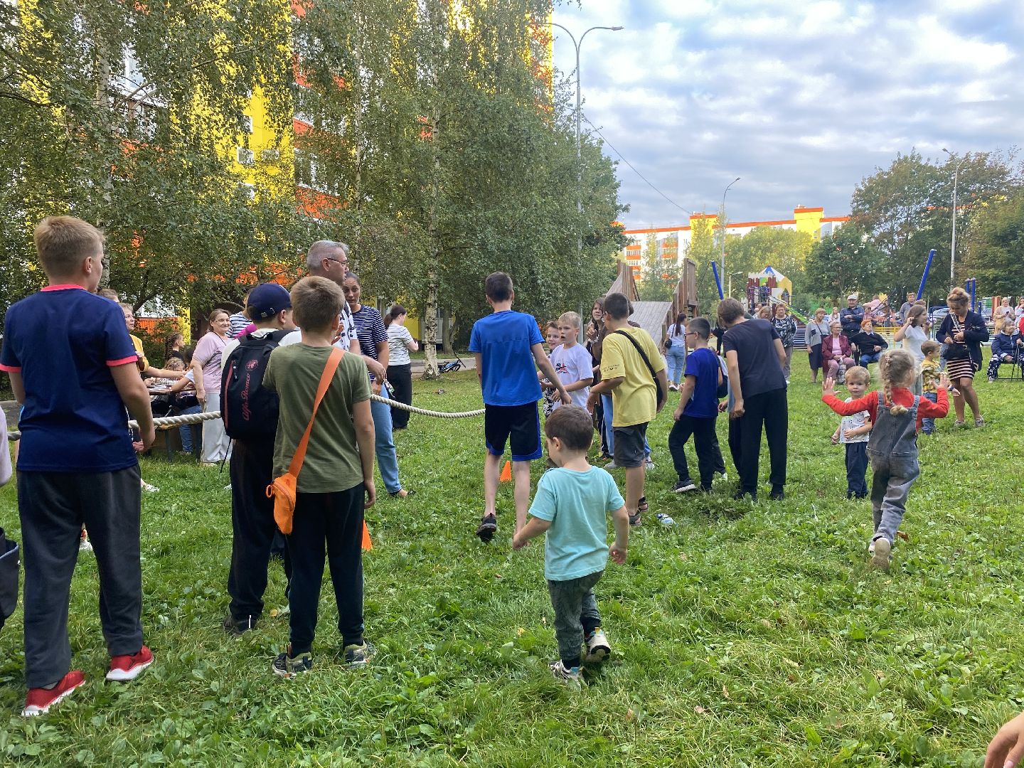 праздник двора, чествование юбиляров, власиха мкр солнечный, молодые семьи власихи, Власиха Солнечная,