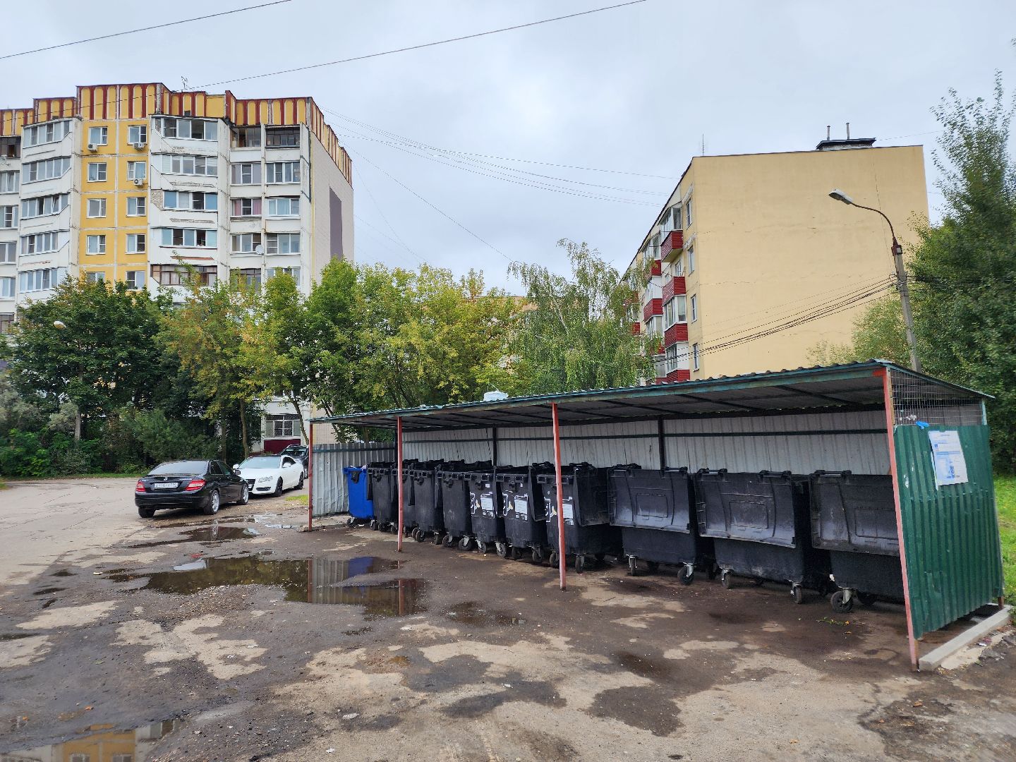 Чехов, Вишневый бульвар, контейнерная площадка, навалы мусора, коммунальные отходы, строительные отходы, обращение жителей, портал Добродел, губернатор московской области,региональный оператор МСК-НТ, стройотходы, горячая линия 122, вывоз мусора, обращение с ТКО,