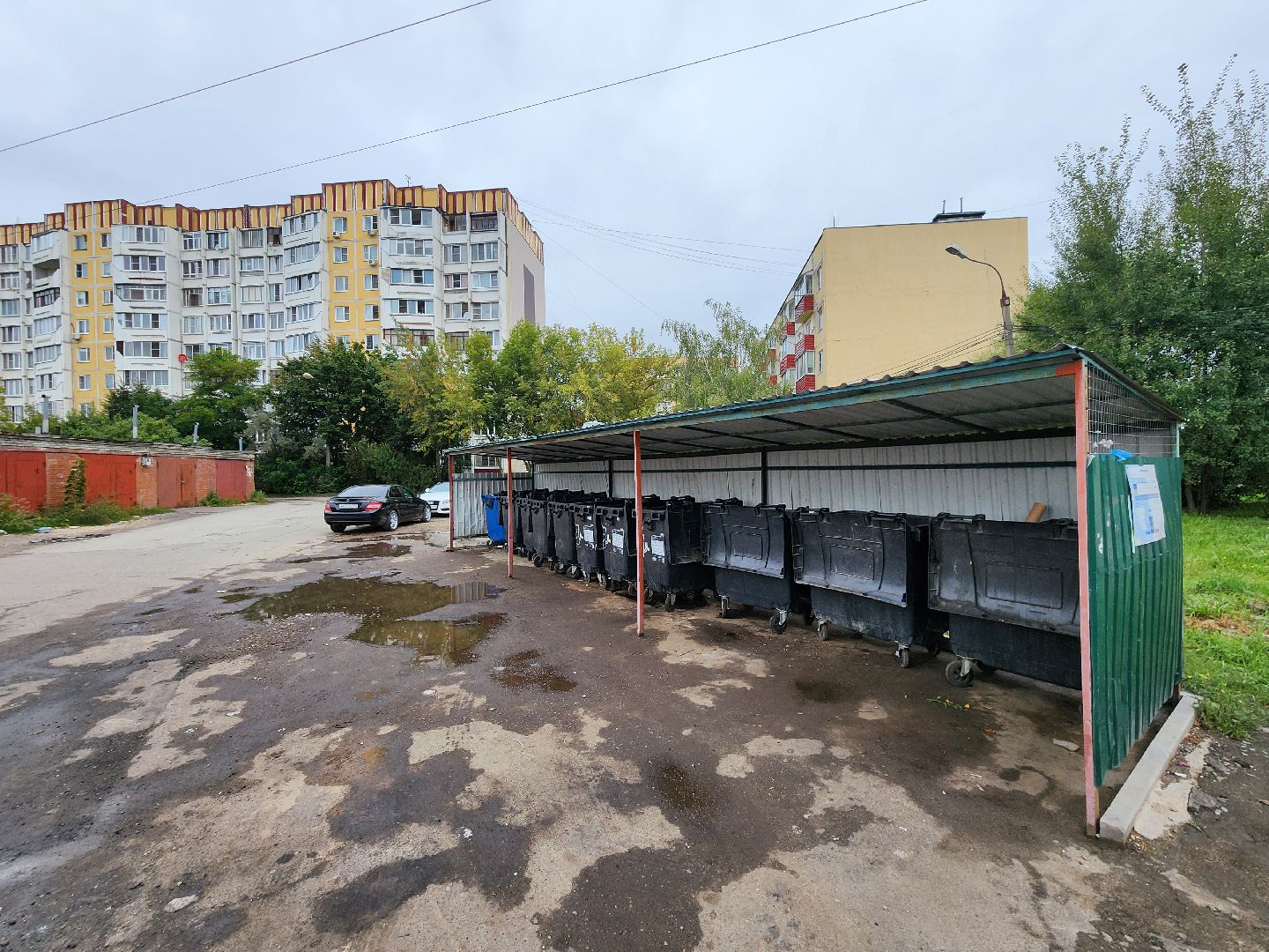 Чехов, Вишневый бульвар, контейнерная площадка, навалы мусора, коммунальные отходы, строительные отходы, обращение жителей, портал Добродел, губернатор московской области,региональный оператор МСК-НТ, стройотходы, горячая линия 122, вывоз мусора, обращение с ТКО,