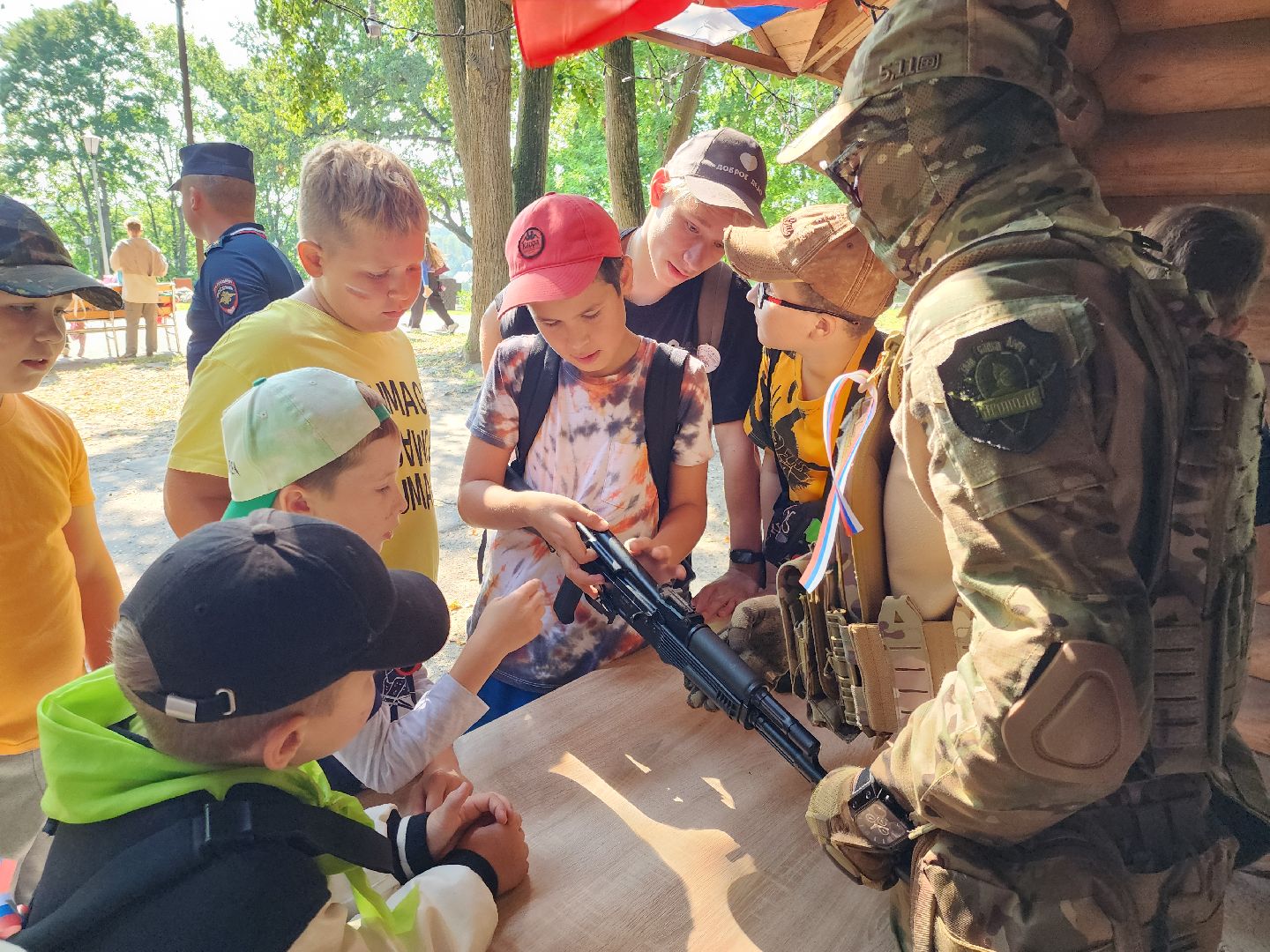 флаг россии, день флага, день флага россии, парк городок, руза, рузский городской округ, праздник,