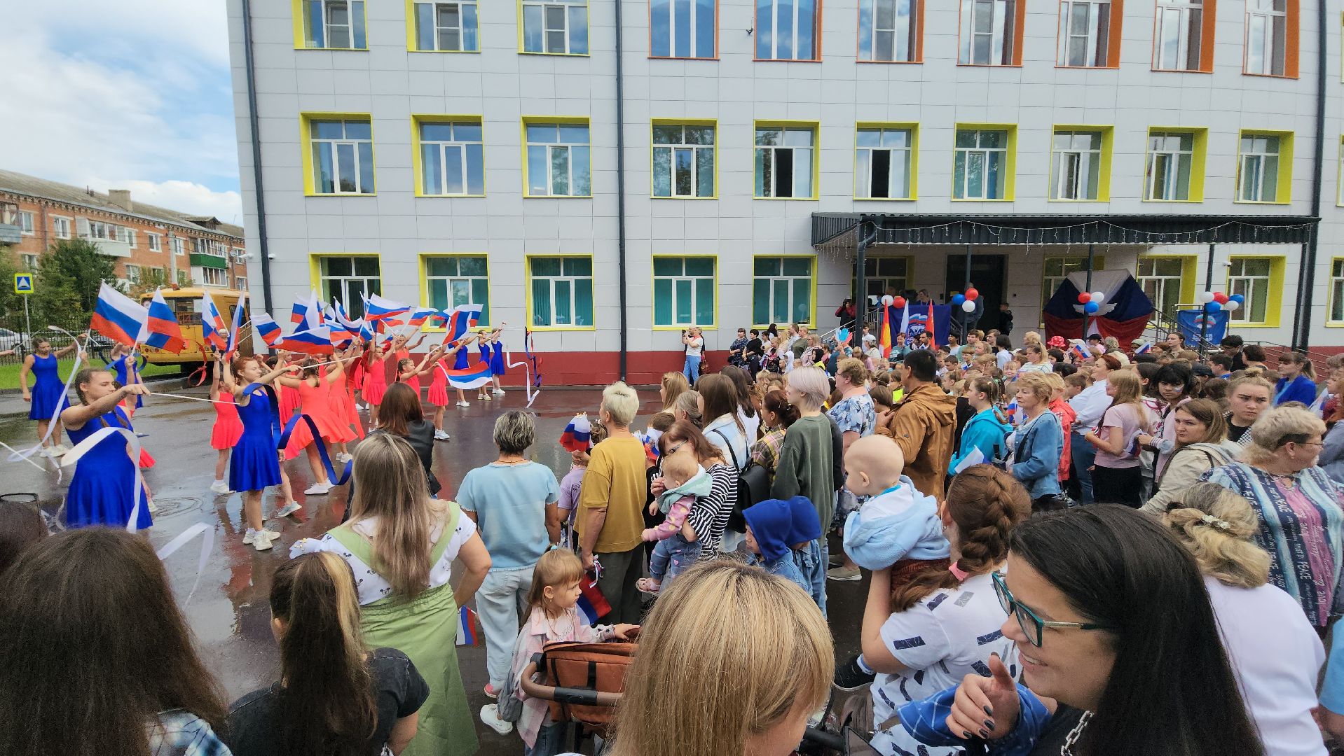 серпухов, поселок пролетарский, день флага россии, пролетарская школа, капитальный ремонт школы,