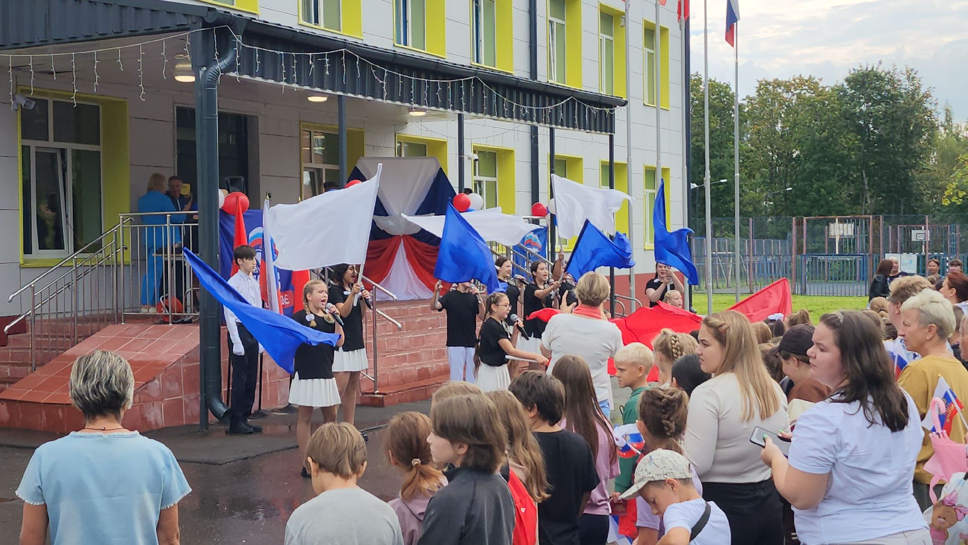 серпухов, поселок пролетарский, день флага россии, пролетарская школа, капитальный ремонт школы,