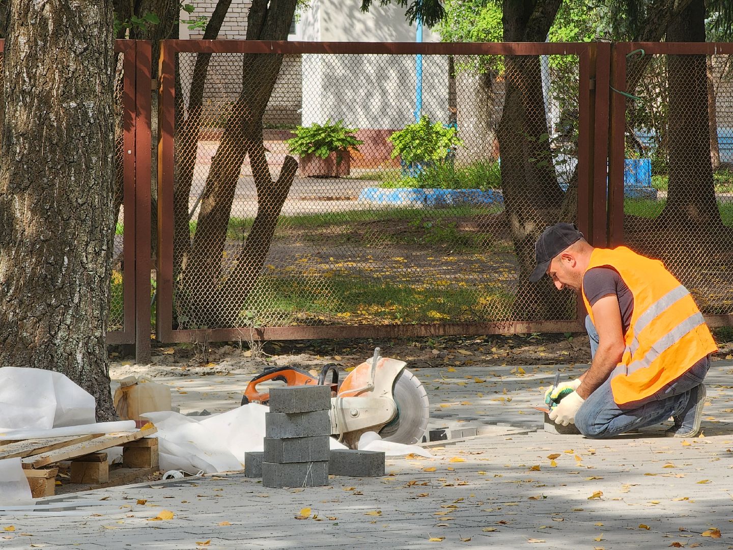 Дубна, Благоустройство, Гимназия, Укладка плитки, жилье и городская среда,