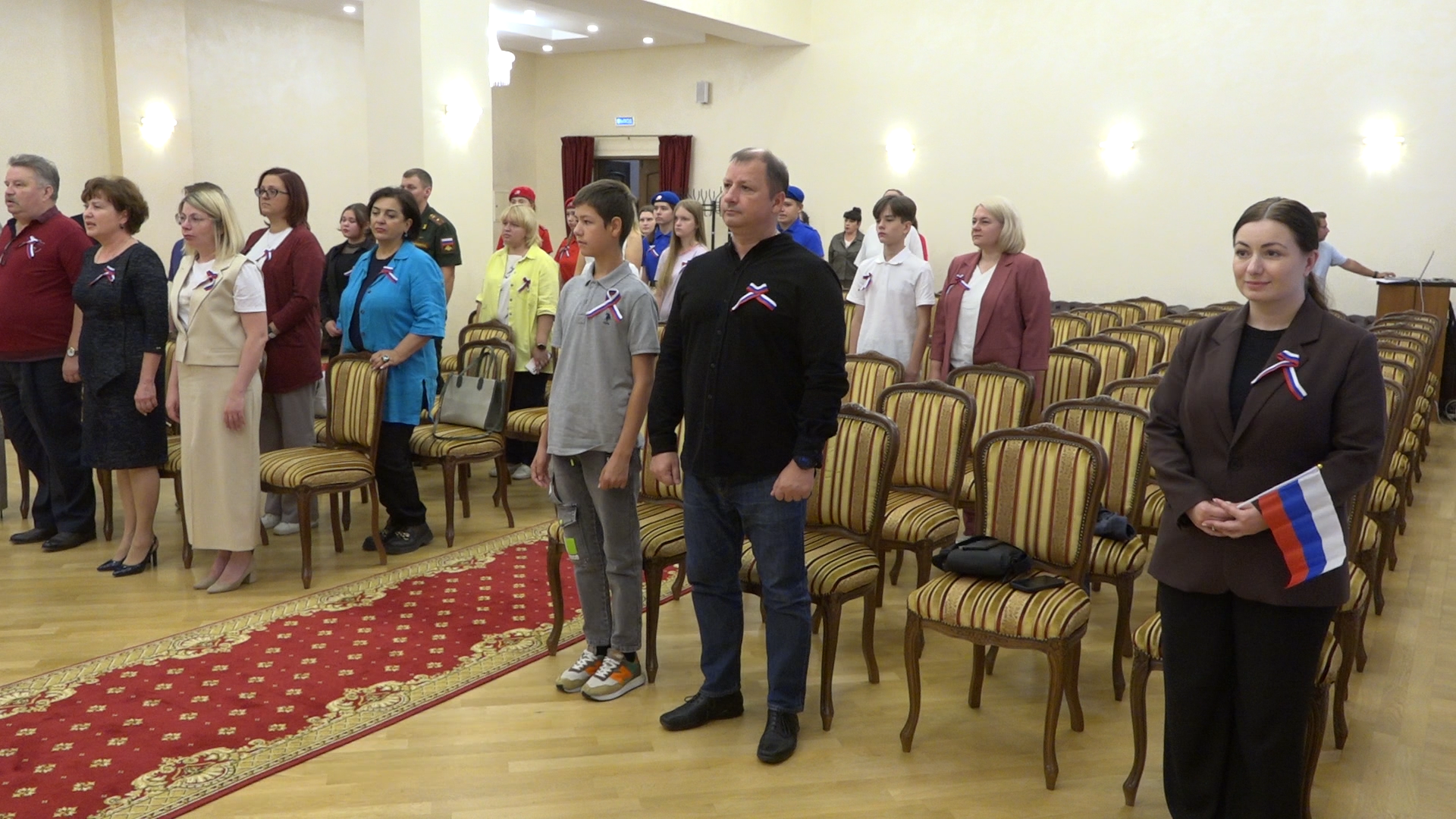 вручение паспортов, день российского флага, власиха день флага, российский триколор, 22 августа - день флага РФ,