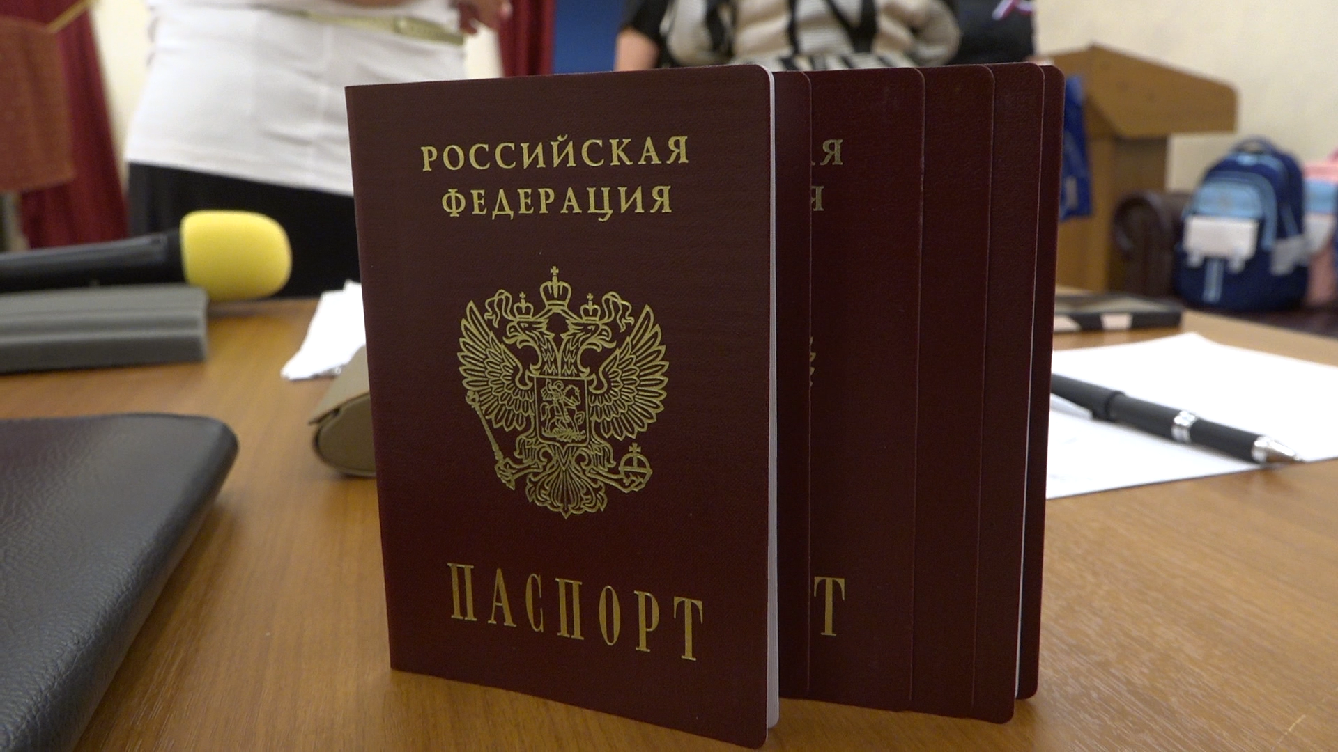 вручение паспортов, день российского флага, власиха день флага, российский триколор, 22 августа - день флага РФ,