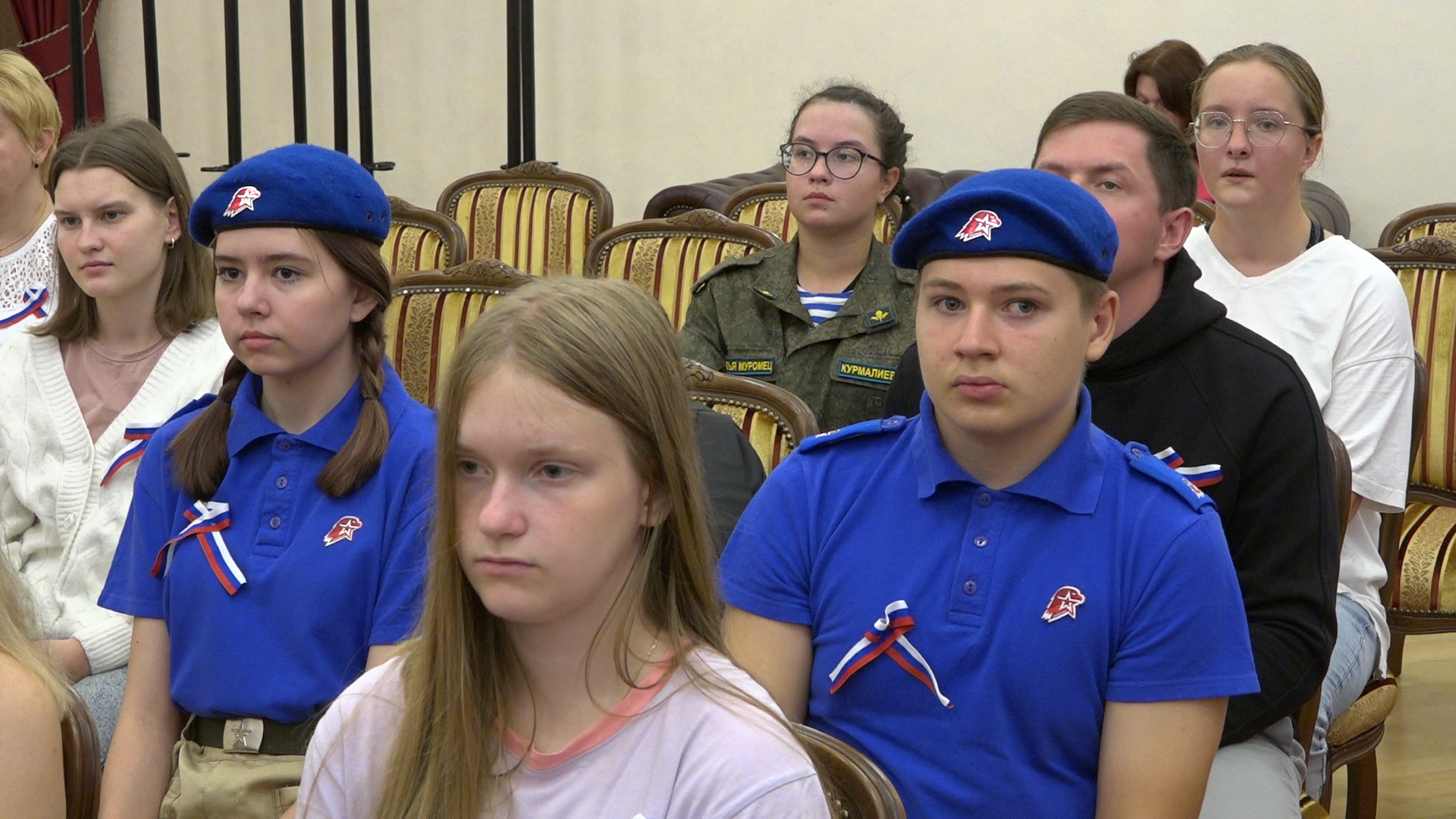 вручение паспортов, день российского флага, власиха день флага, российский триколор, 22 августа - день флага РФ,