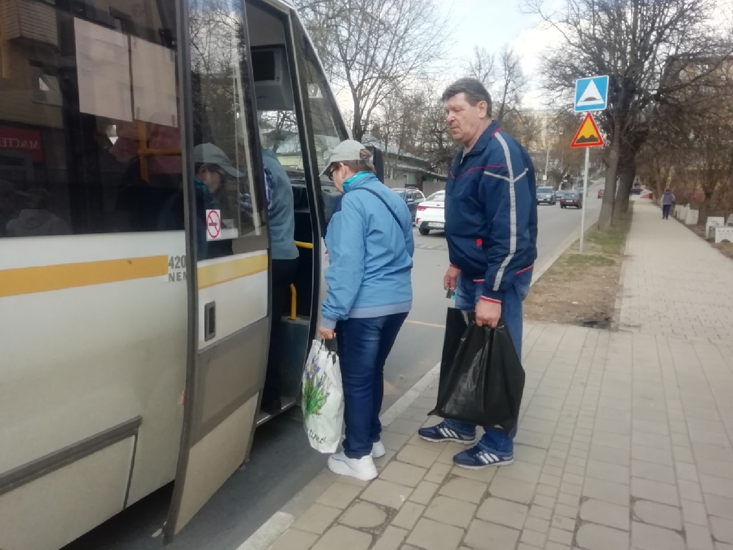 общественный транспорт, автобусы, Звенигород, Ершово, Голицыно, валидаторы для бесконтактной оплаты проезда, НеФАЗ