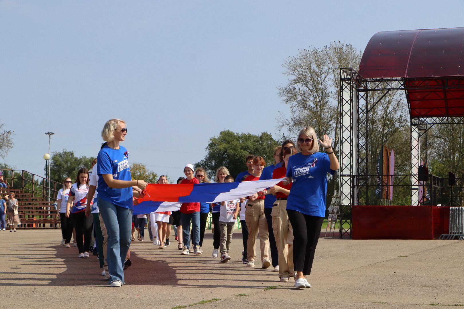 Серебряные Пруды, День флага, триколор, Парк Серебряный,