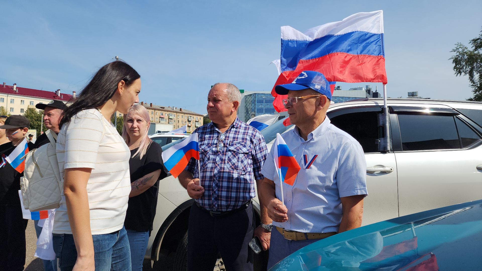 день флага, день флага россии, автопробег, автопробег с государственными флагами, электросталь, жители города, мой город, акция, патриотическая акция,