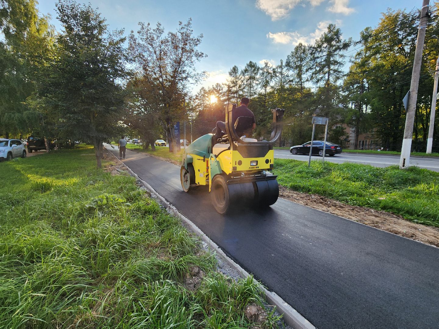 Чехов, улица Чехова, строительство тротуара, пешеходные дорожки, дорожный ремонт, укладка асфальта, нацпроект безопасные и качественные автодороги,
