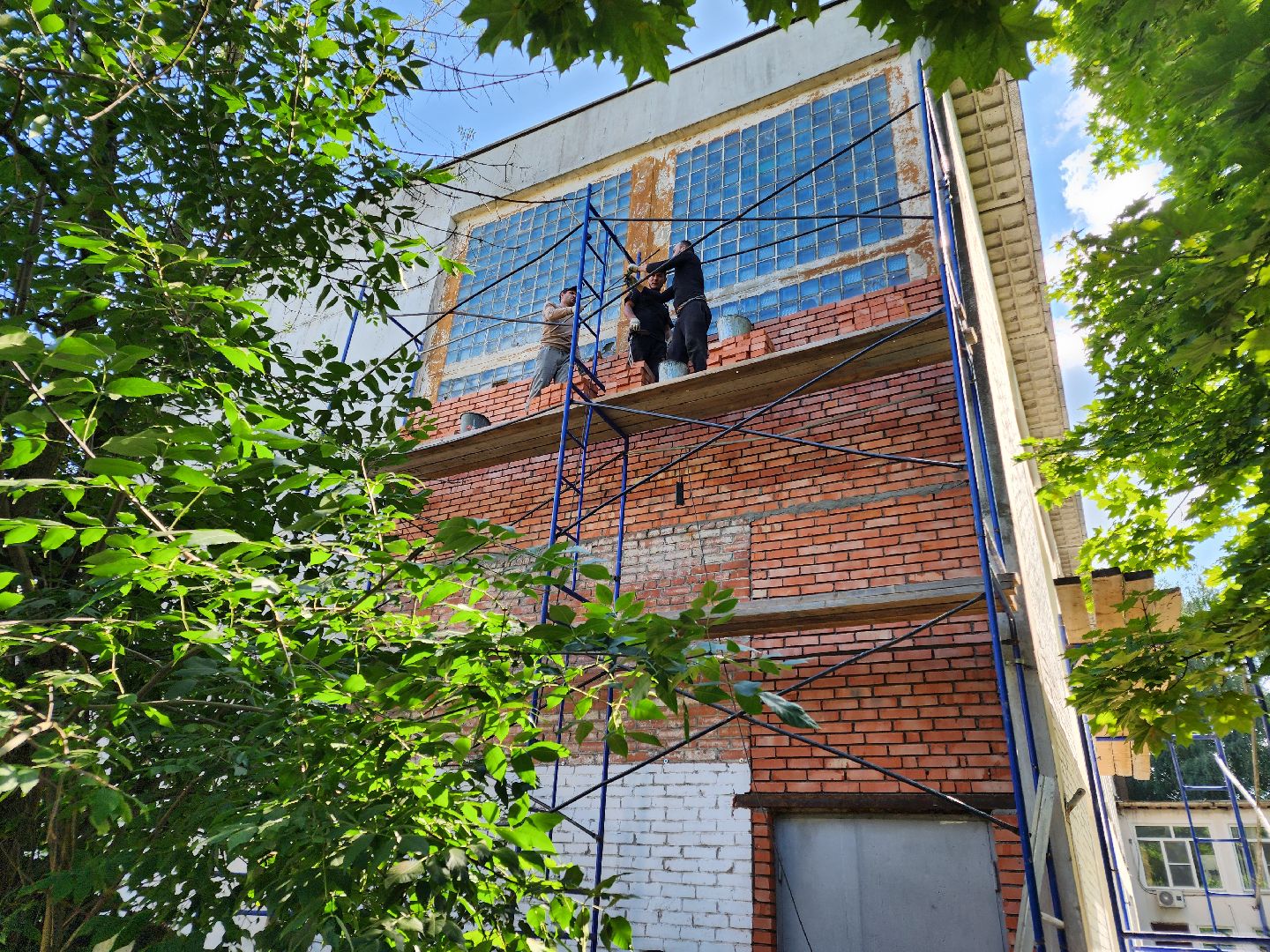 Чехов, школа 1, ремонт фасада, утепление, гидроизоляция, текущий ремонт школы,подготовка к новому учебному году,