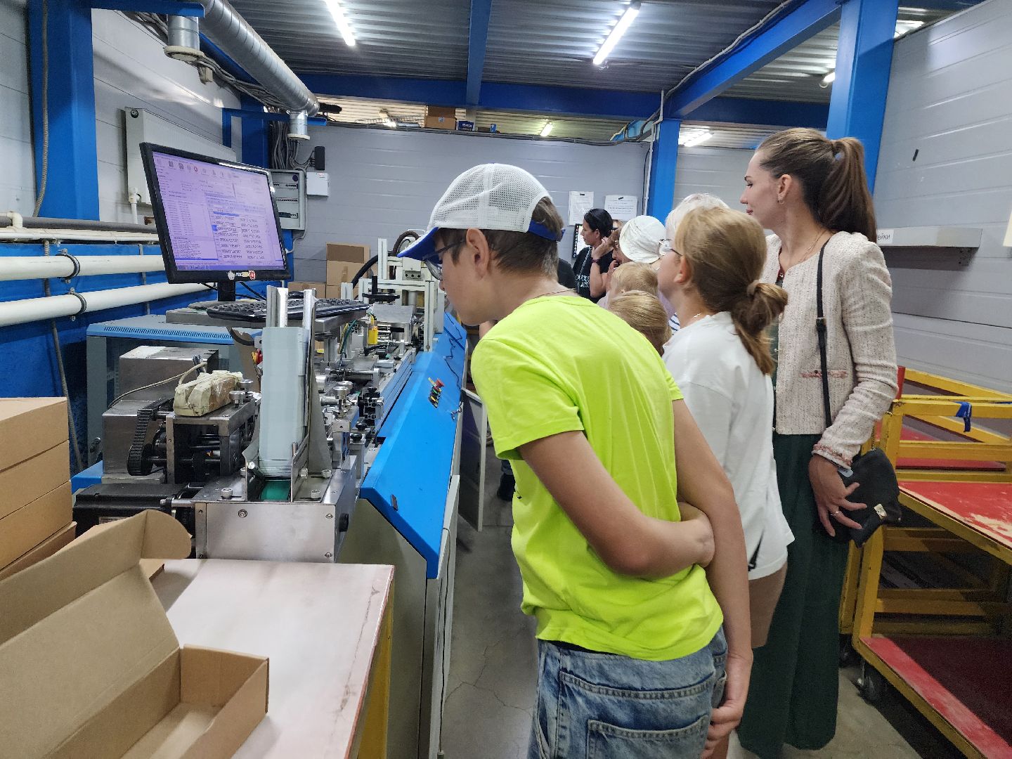 красноармейск, городской округ пушкинский, экскурсия на производство, активное долголетие,