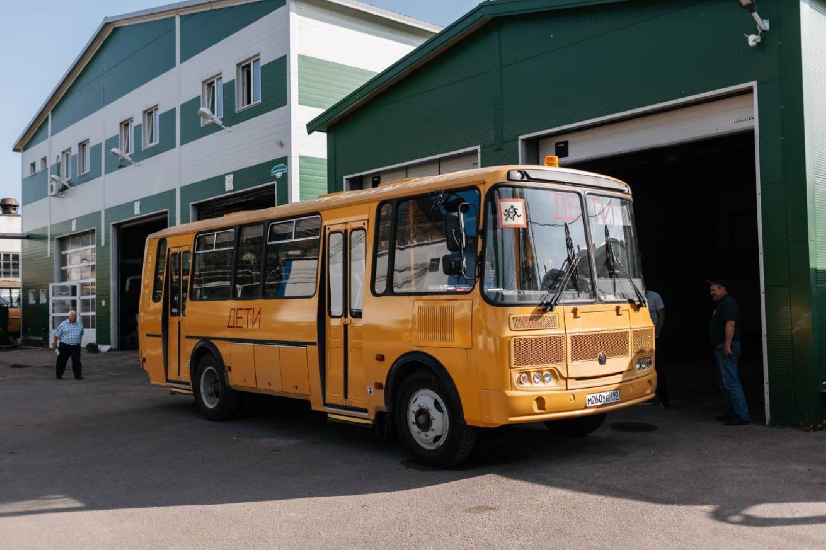 Чехов, школьные автобусы, приемка, проверка, техосмотр, техническое обслуживание, маршруты, подвоз школьников, начальник управления образования Ирина Заболотнева, глава округа Михаил Собакин,