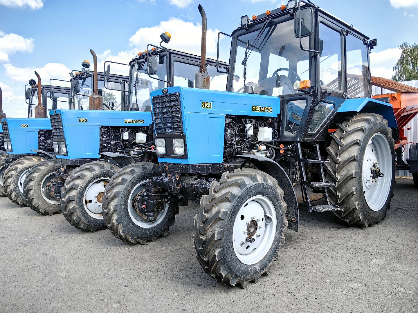 специализированный транспорт, техника, уборочные машины, площадка для хранения техники, МБУ Служба содержания и благоустройства территорий, автопарк,