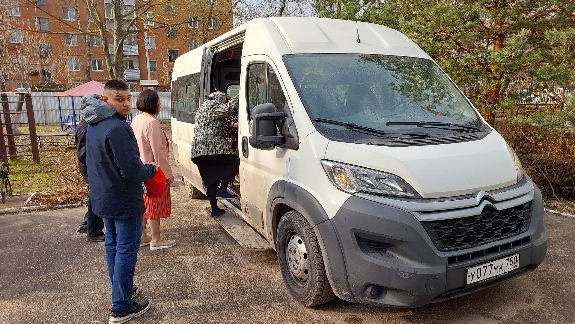 серпухов, активное долголетие, пасха, бутурлино, церковь, причастие, доброе дело,