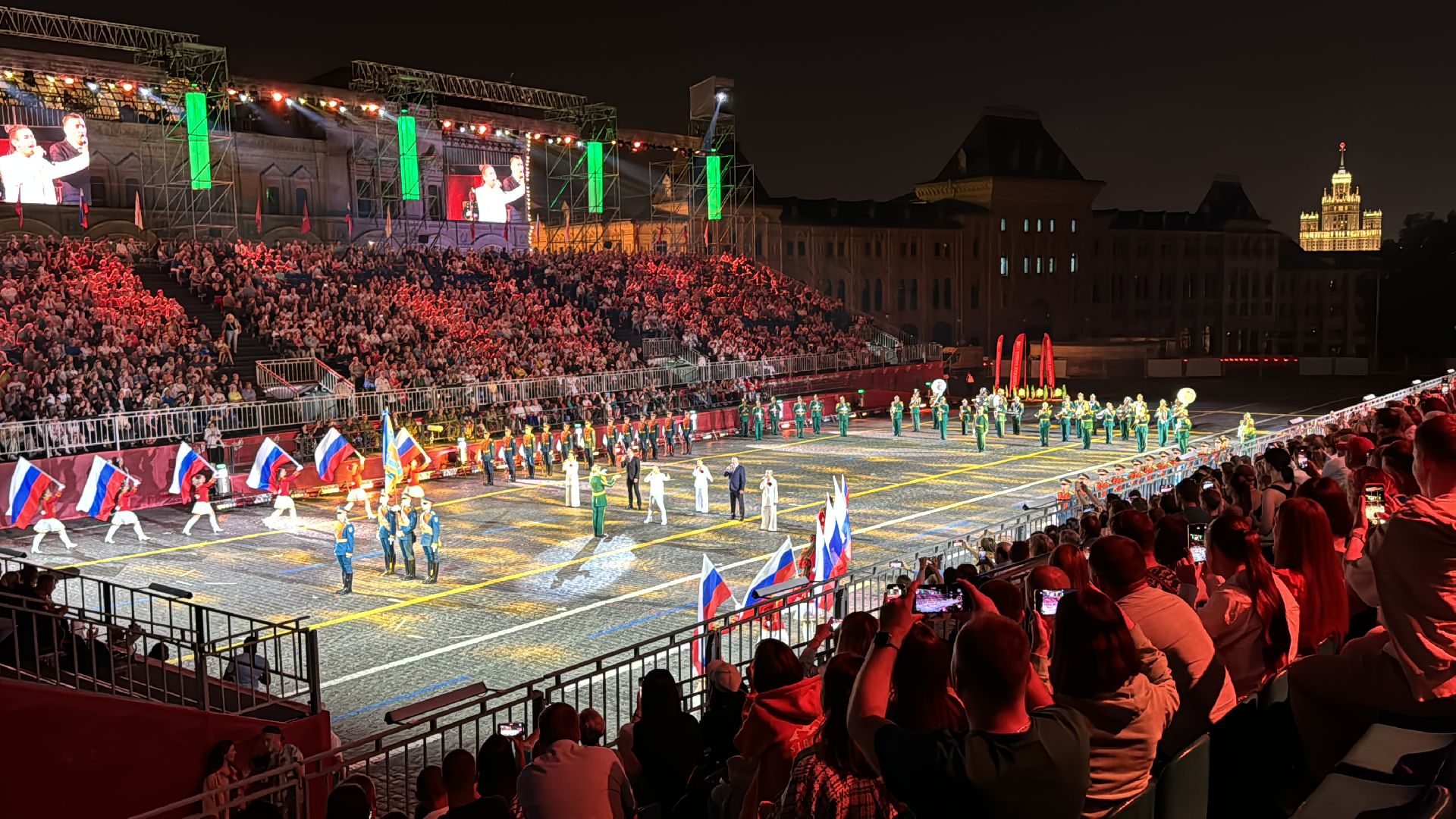 Одинцово, Марш Арктика, Спасская башня,