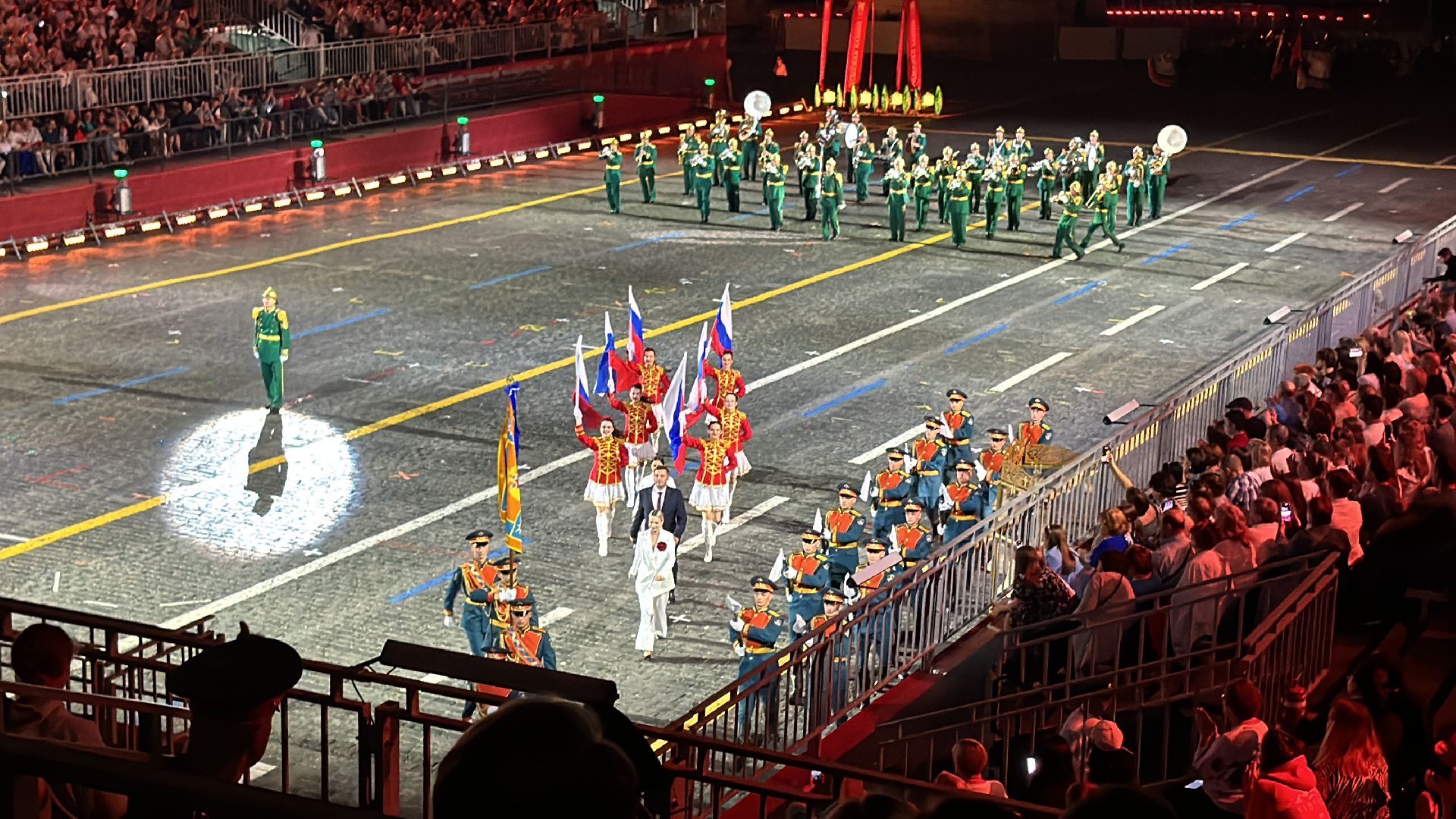 Одинцово, Марш Арктика, Спасская башня,