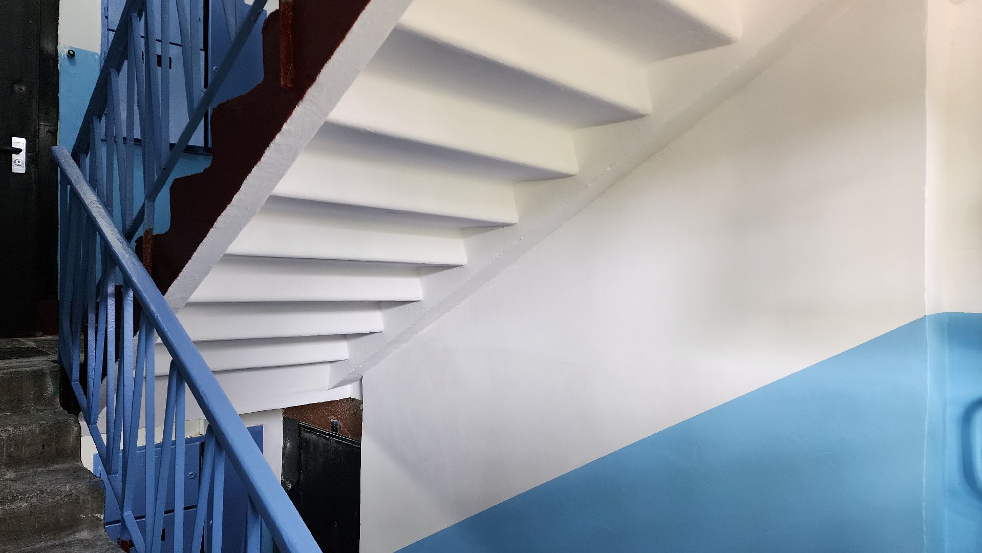 Бронницы, Ремонт подъездов, Косметический ремонт подъездов, Покраска стен и потолков в подъездах,