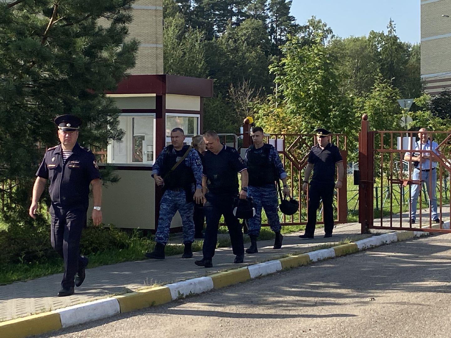 учения в школе, антитеррористические учения, школа Перспектива Власиха, учения антитеррор, Власиха антитеррористические учения,