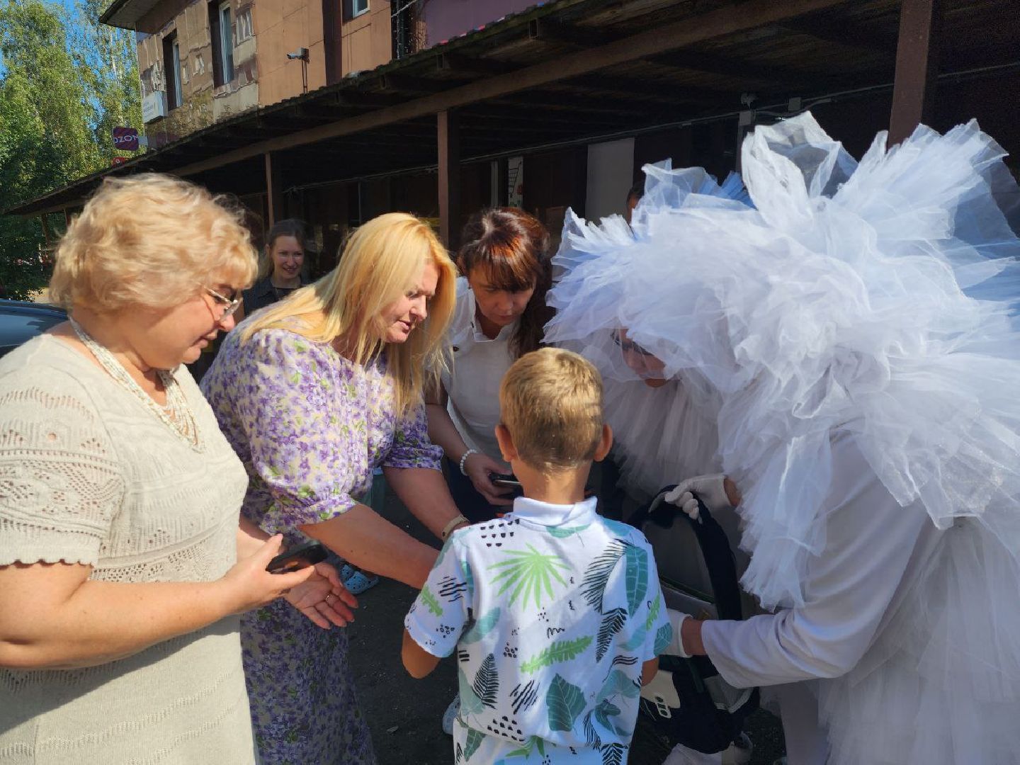 можайск, можайский городской округ, подмосковье, портфель первокласснику, губернатор, поддержка губернатора, малообеспеченные семьи, школьный рюкзак, школа, учебный год, социальная поддержка,