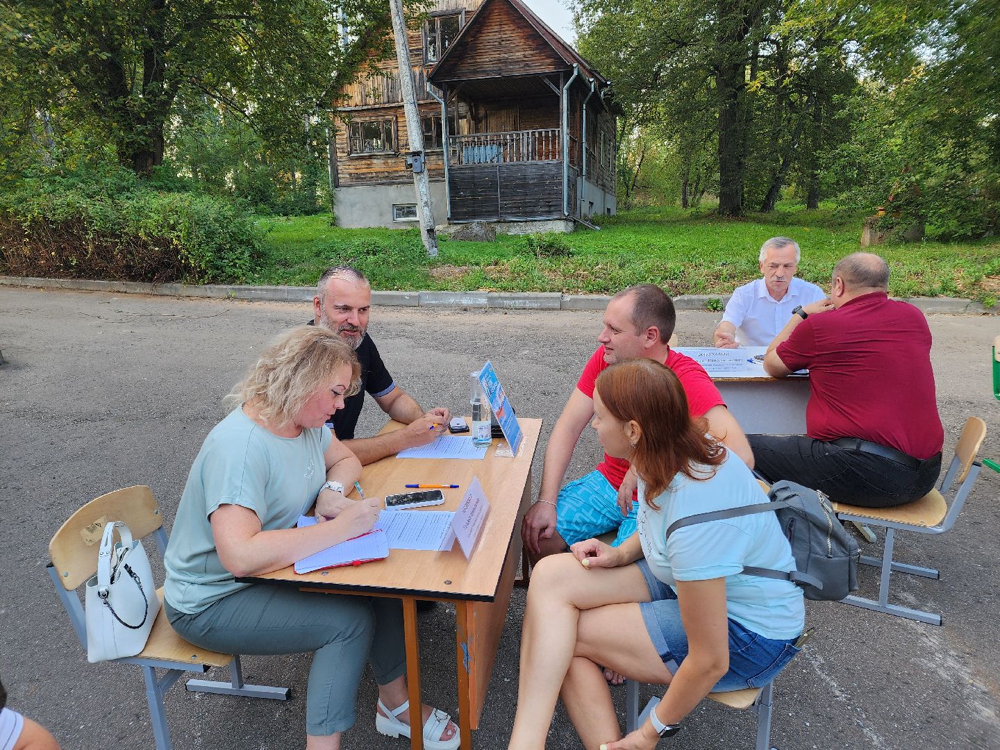Чехов, микрорайон Ровки, выездная администрация, встреча с жителями, обращения жителей, деревня Игумново, река Лопасня, загрязнение реки, очистка водоема, экология и природопользование,