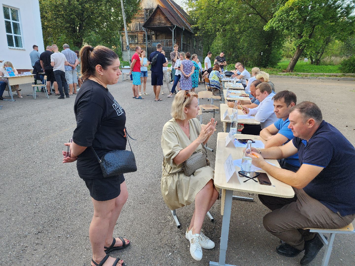 Чехов, микрорайон Ровки, выездная администрация, встреча с жителями, обращения жителей, деревня Игумново, река Лопасня, загрязнение реки, очистка водоема, экология и природопользование,