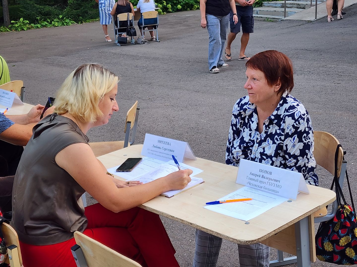 Чехов, микрорайон Ровки, выездная администрация, встреча с жителями, обращения граждан, медицина, здравоохранение, льготные лекарства, лечебные препараты, врач онколог, запись к врачу,