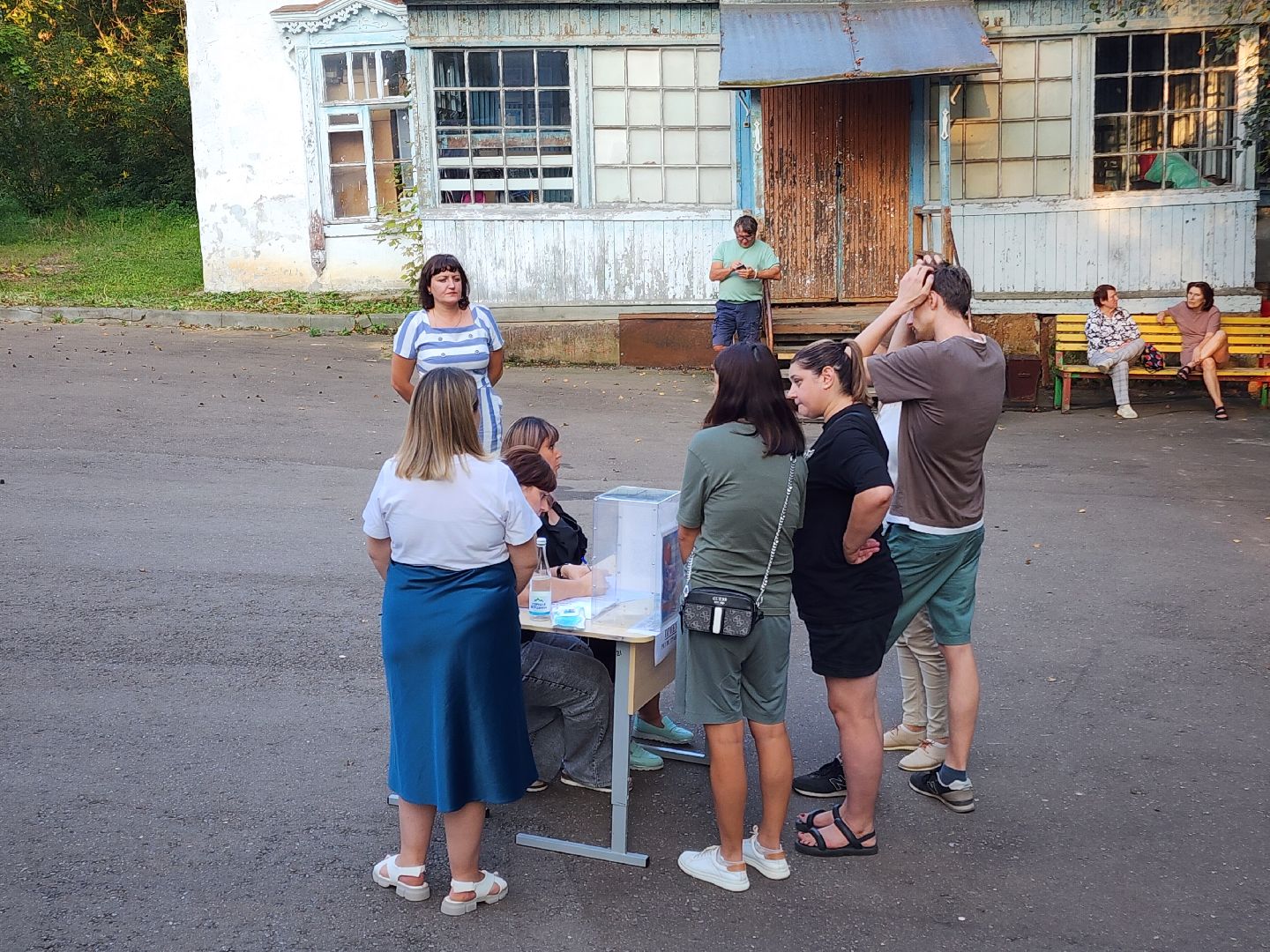 Чехов, микрорайон Ровки, выездная администрация, встреча с жителями, обращения граждан, медицина, здравоохранение, льготные лекарства, лечебные препараты, врач онколог, запись к врачу,