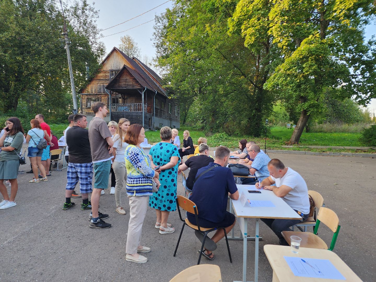 Чехов, микрорайон Ровки, выездная администрация, встреча с жителями, обращения граждан, медицина, здравоохранение, льготные лекарства, лечебные препараты, врач онколог, запись к врачу,