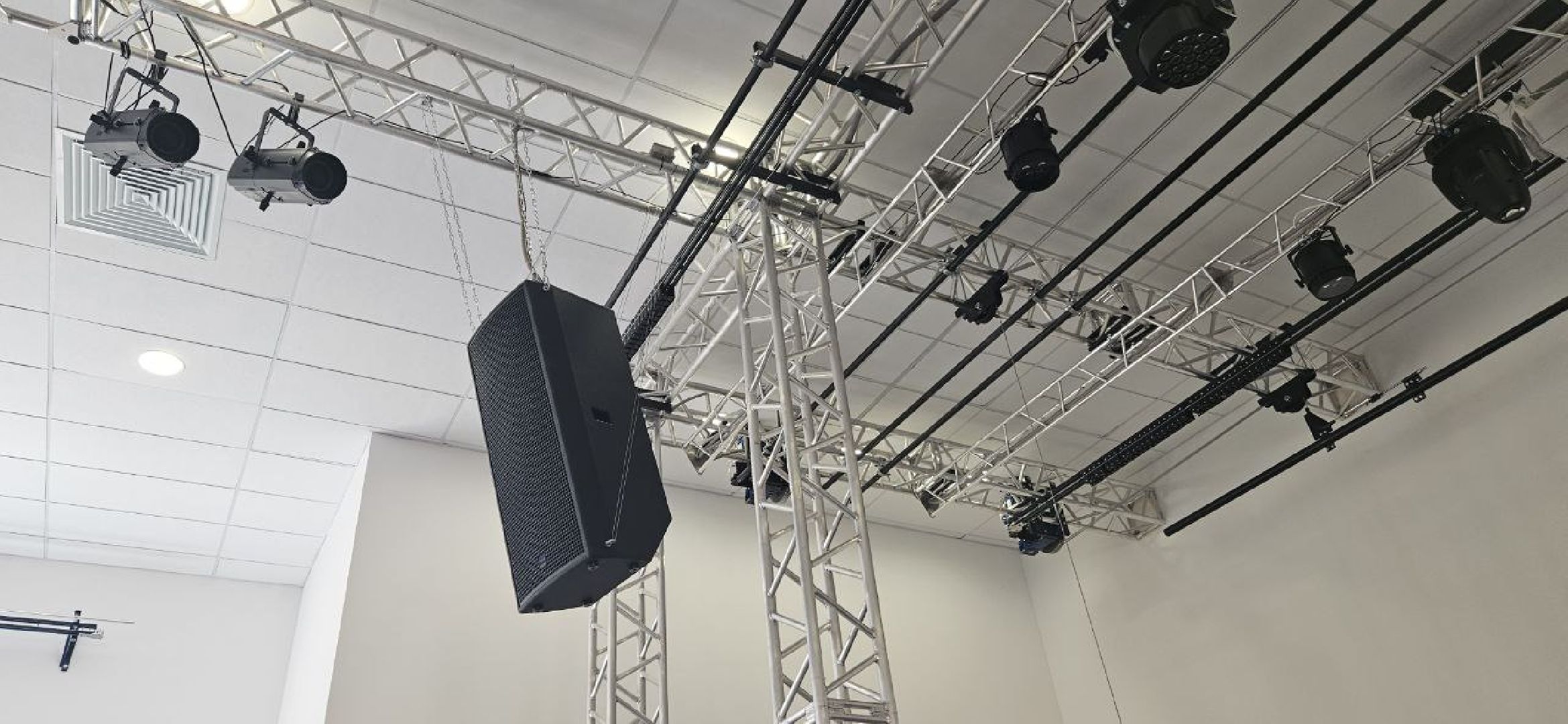 новая школа, школьный театр, оборудование,