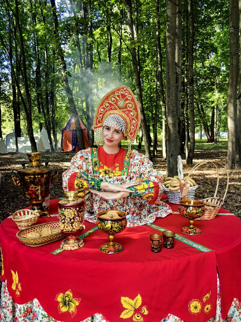 кинопоказ, фестиваль Русской культуры, ТРАДИЦИИ, мини-зоопарк с животными, фотозоны, Роспись по дереву,