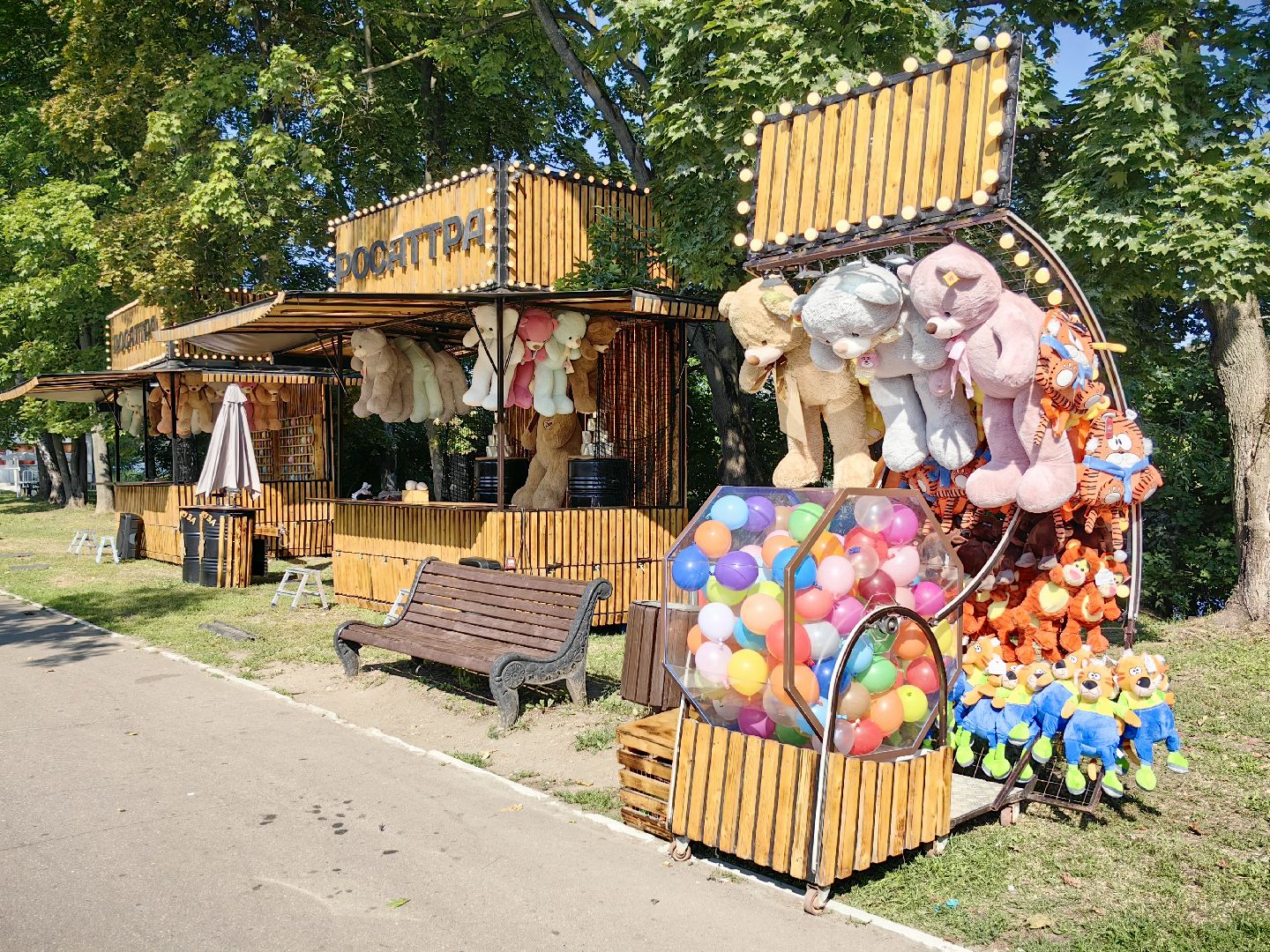 кинопоказ, фестиваль Русской культуры, ТРАДИЦИИ, мини-зоопарк с животными, фотозоны, Роспись по дереву,