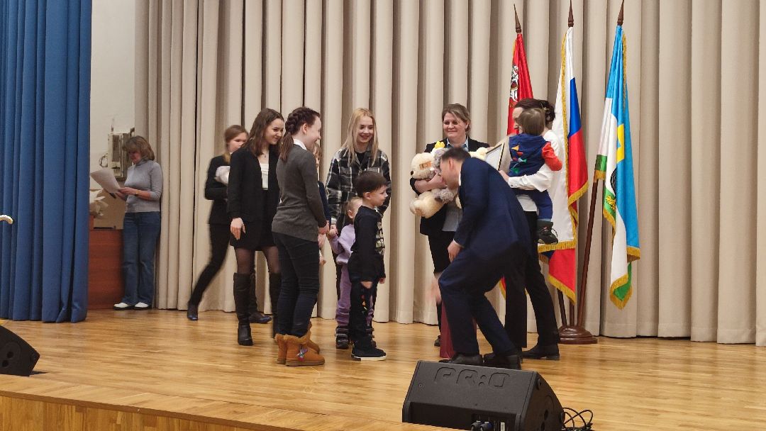 Кашира, общество