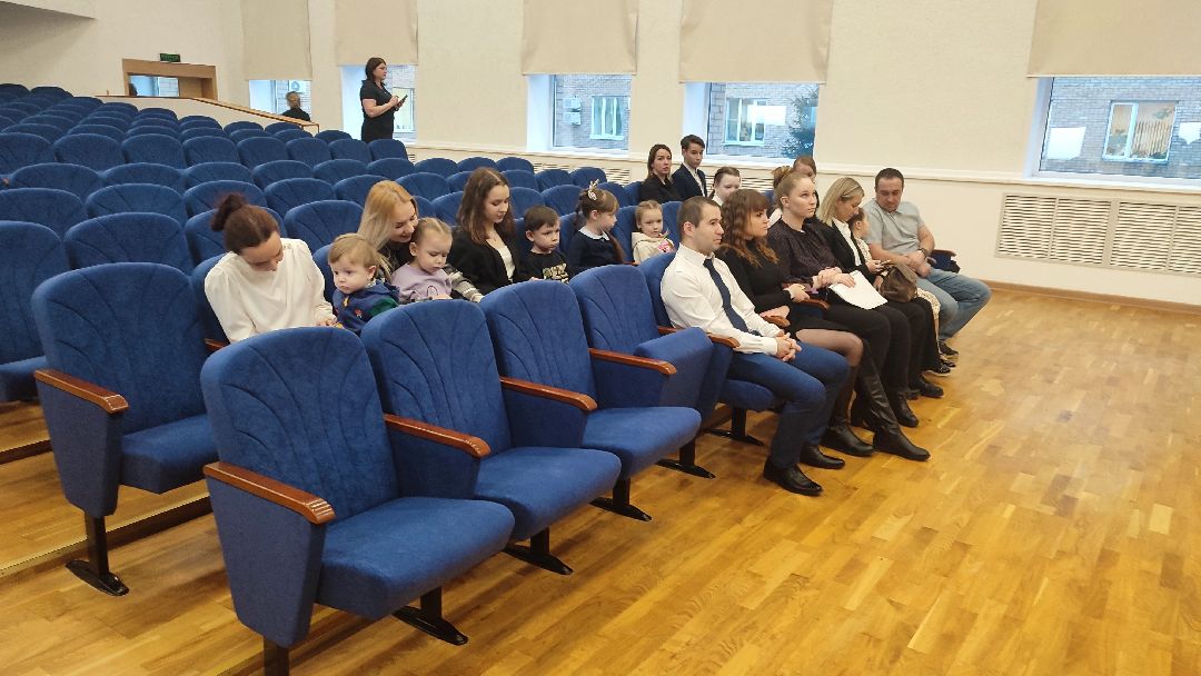 Кашира, общество