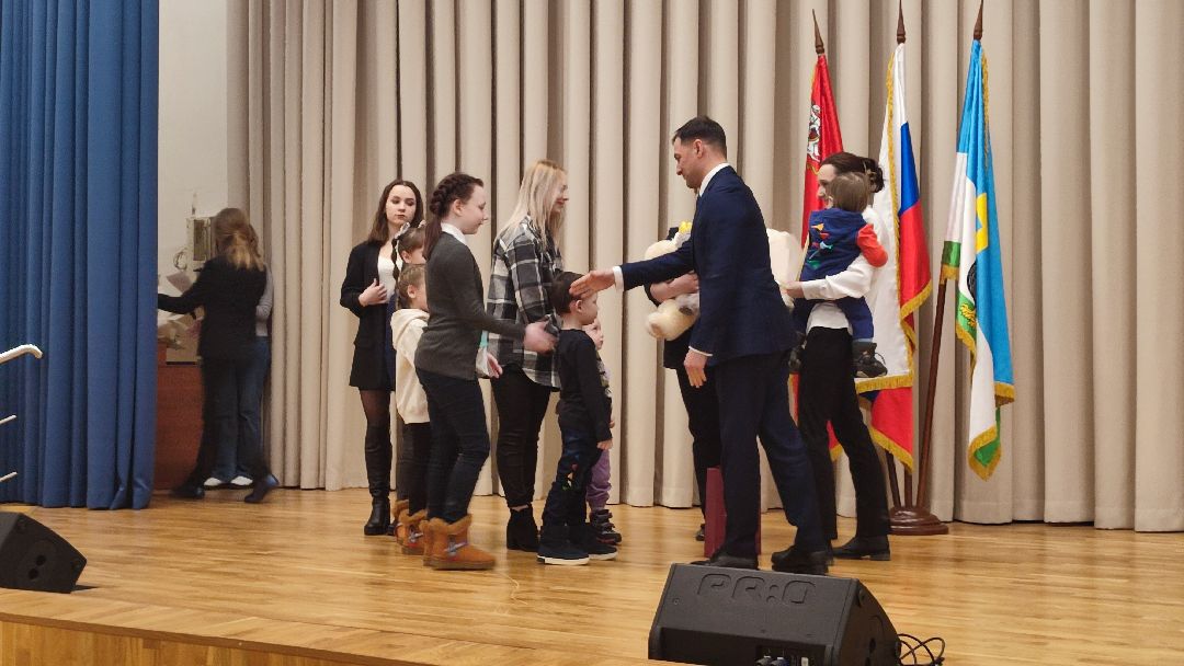 Кашира, общество