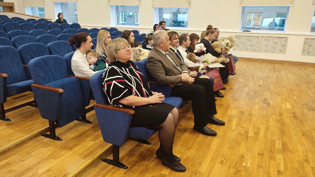 Кашира, общество