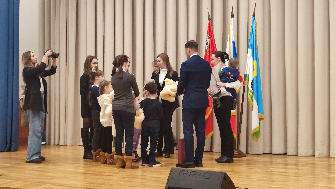 Кашира, общество