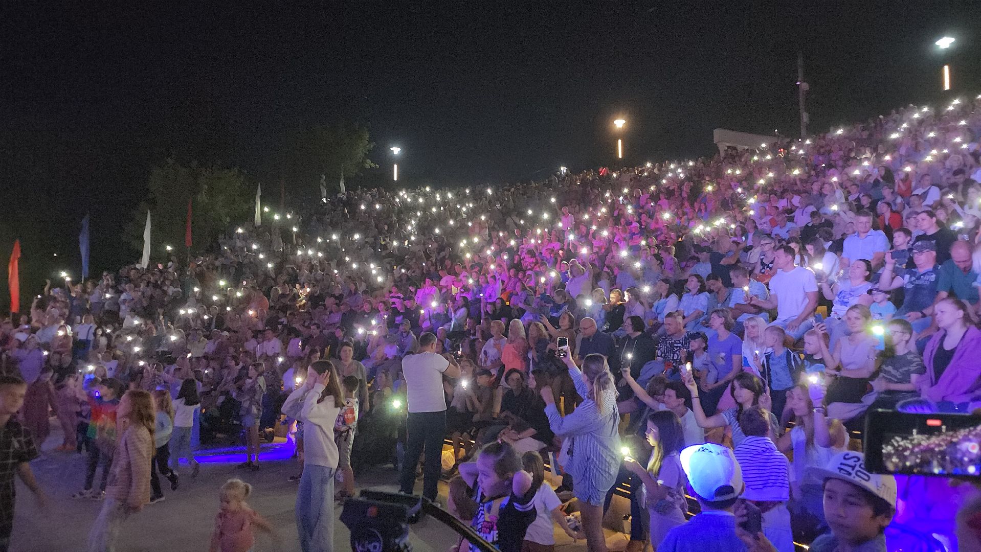 долгопрудный, день города 2024, поющие фонтаны, котовский залив, лазерное шоу,