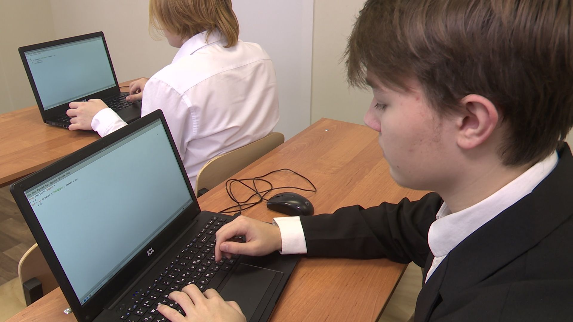 Реутов, школа 1, образование, физтех классы, углубленное изучение предметов,физтех лицей, лучшая школа Подмосковья,