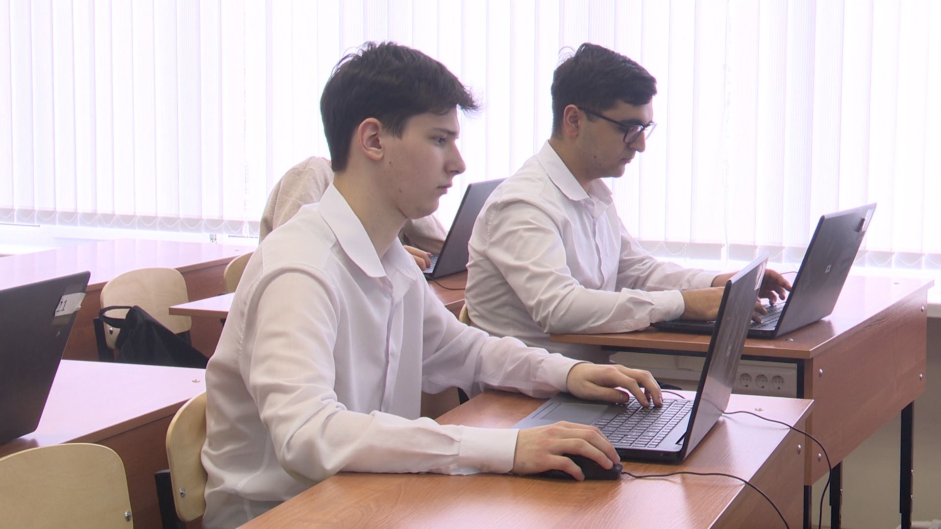 Реутов, школа 1, образование, физтех классы, углубленное изучение предметов,физтех лицей, лучшая школа Подмосковья,