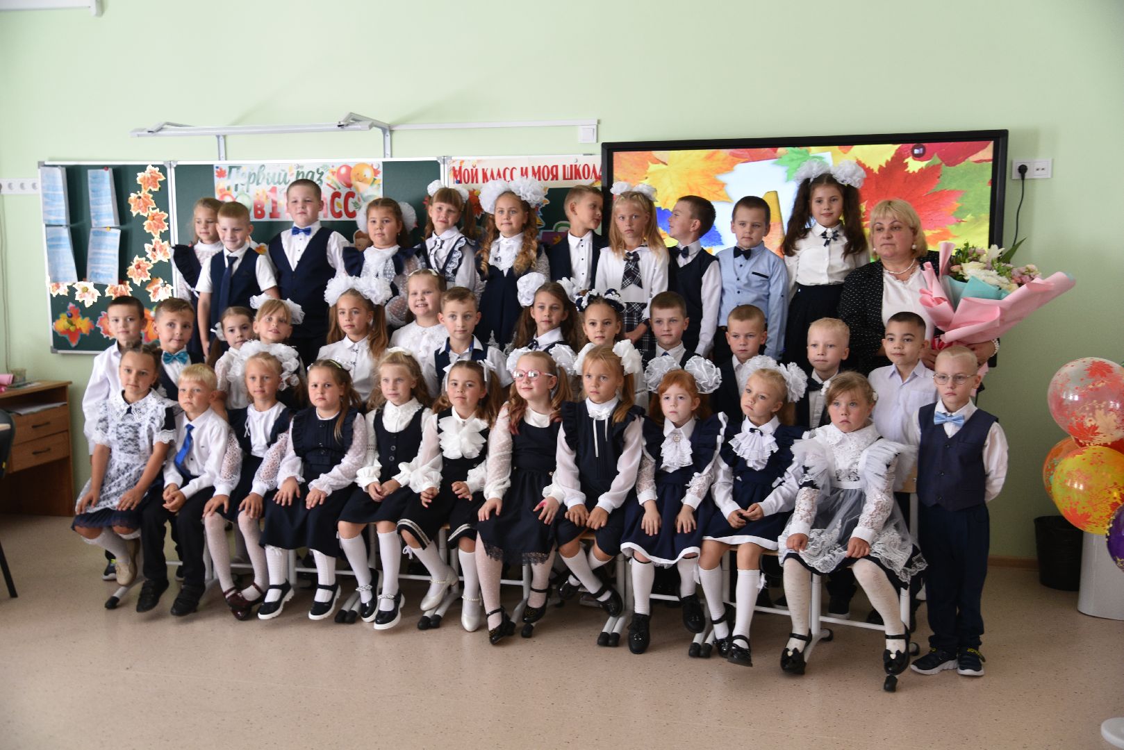 лотошино, лотошинская школа 2, образование, первый звонок, день знаний,