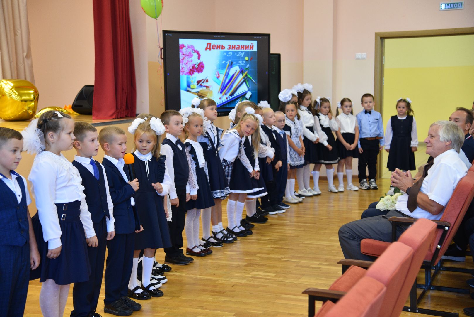 лотошино, лотошинская школа 2, образование, первый звонок, день знаний,